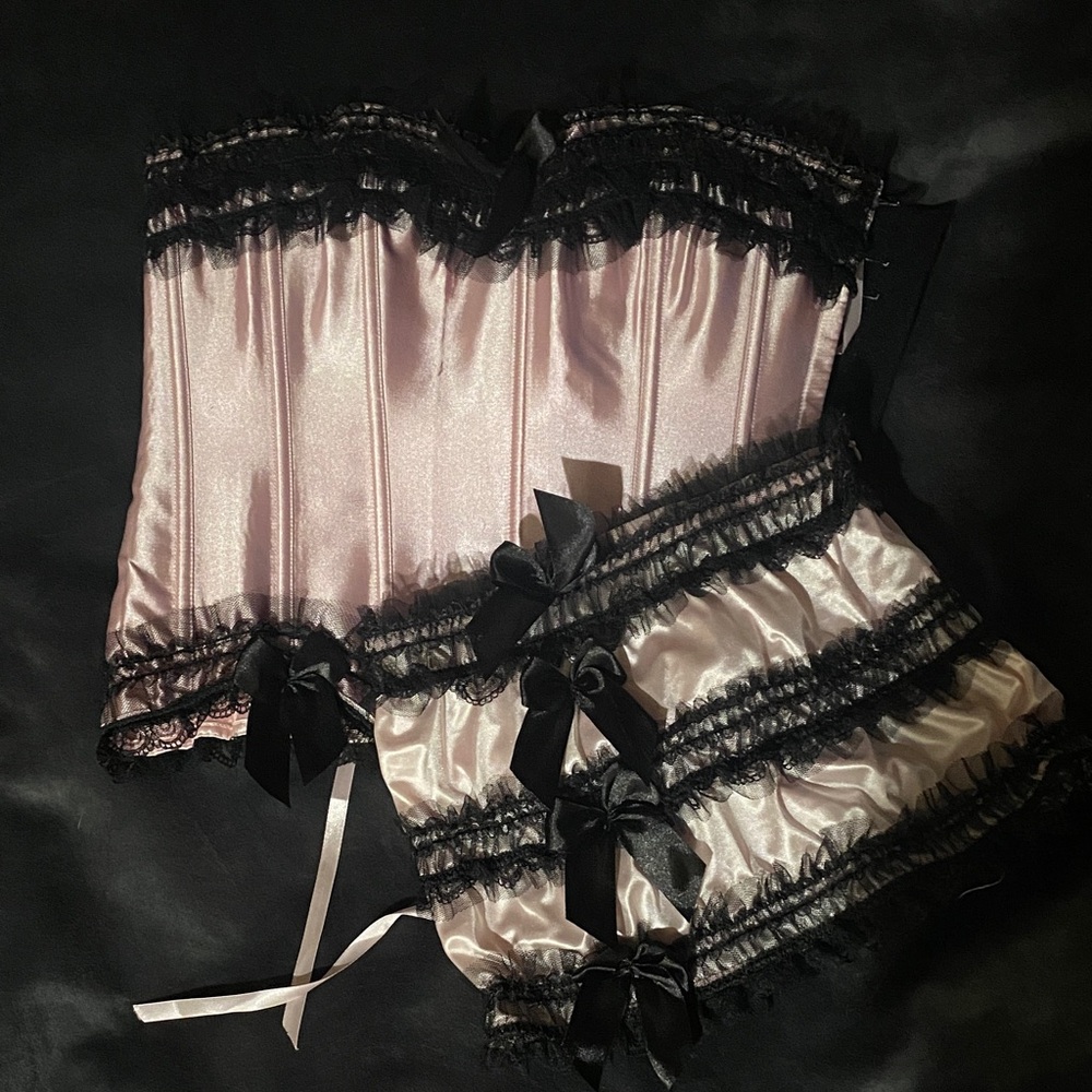 Elegant Vintage Pink And Black Lace Lingerie Set - image 1
